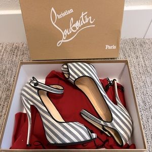 RARE Christian Louboutin Black & White Melita 2 Peep-Toe Pump